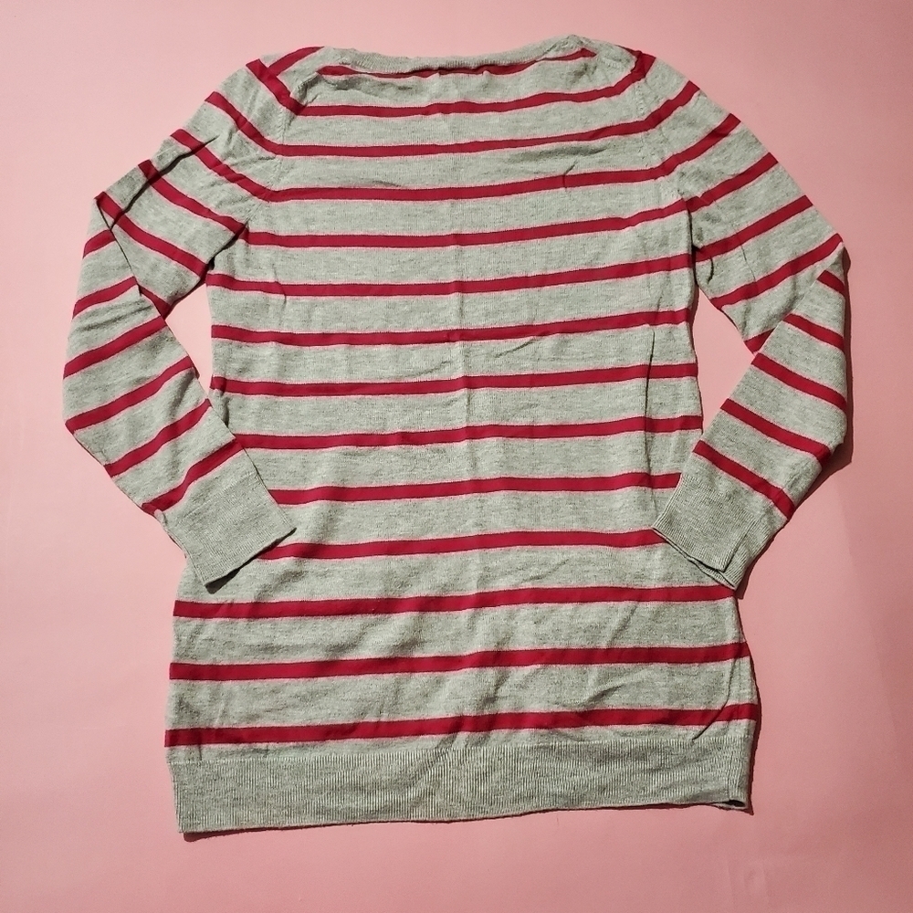 Gap Grey and Pink Stripped Sweater Pockets - Picture 3 of 4
